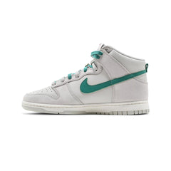 Dunk High Se First Use Green Noise 8320B