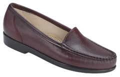 Women's Simplify Antique Wine Slip-On