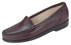 Women's Simplify Antique Wine Slip-On