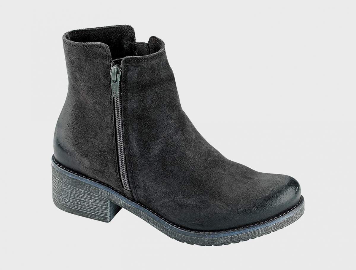 Women's Wander Oily Midnight Suede Boots