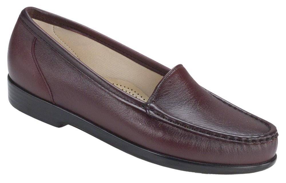 Women's Simplify Antique Wine Slip-On